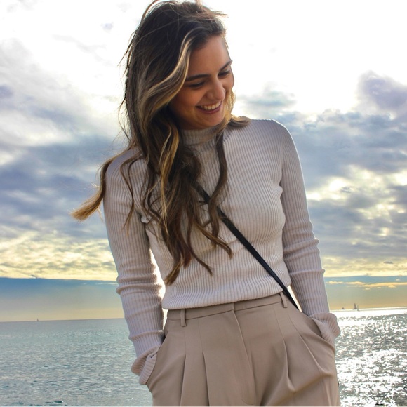 Meet your Posher, Cassandra - Picture 3 of 5